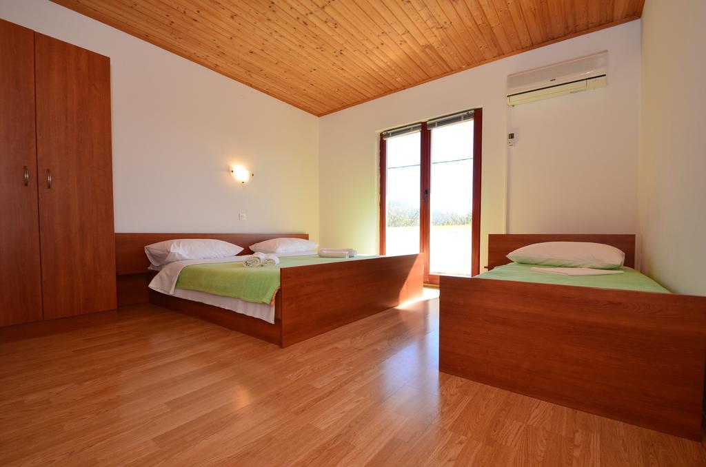 Apartments Cico Starigrad Exterior photo