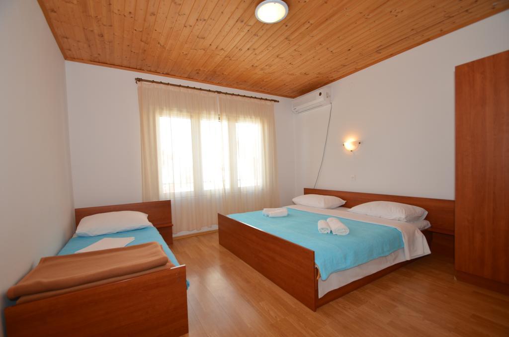 Apartments Cico Starigrad Exterior photo