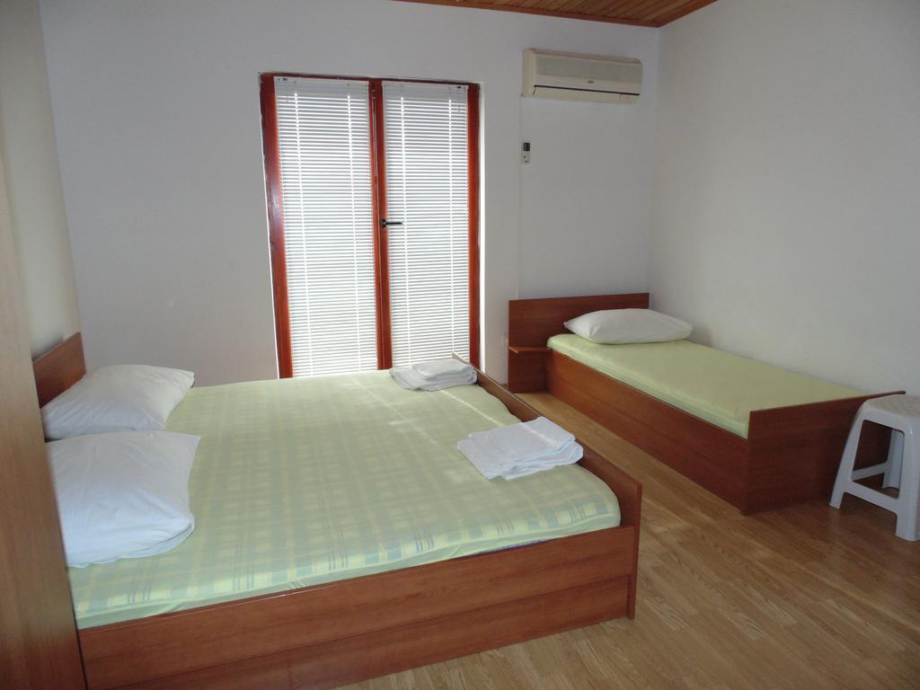 Apartments Cico Starigrad Exterior photo